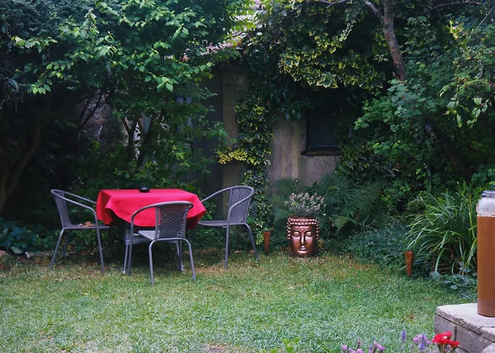 A Cosy Garden Flat In A Quiet Area Close To The City Centre